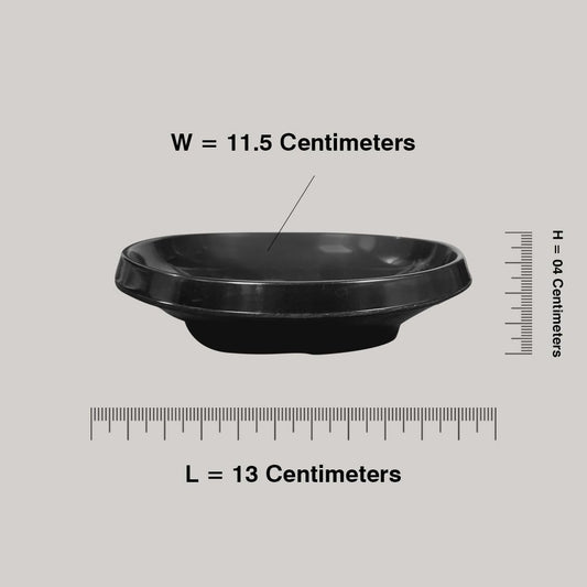 Oval Chat Plate Features a Sleek and Modern Design, Making it a Stylish Addition to Any Dining Table. Set of 6