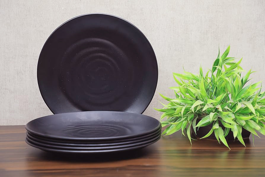 8" Quarter Plate Melamine Black Dynamic.