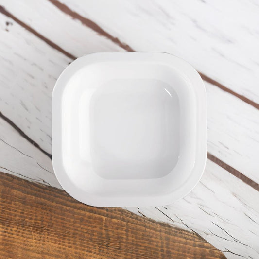 The plastic Urmi Big Chat Plate is perfect for your savory snacks.