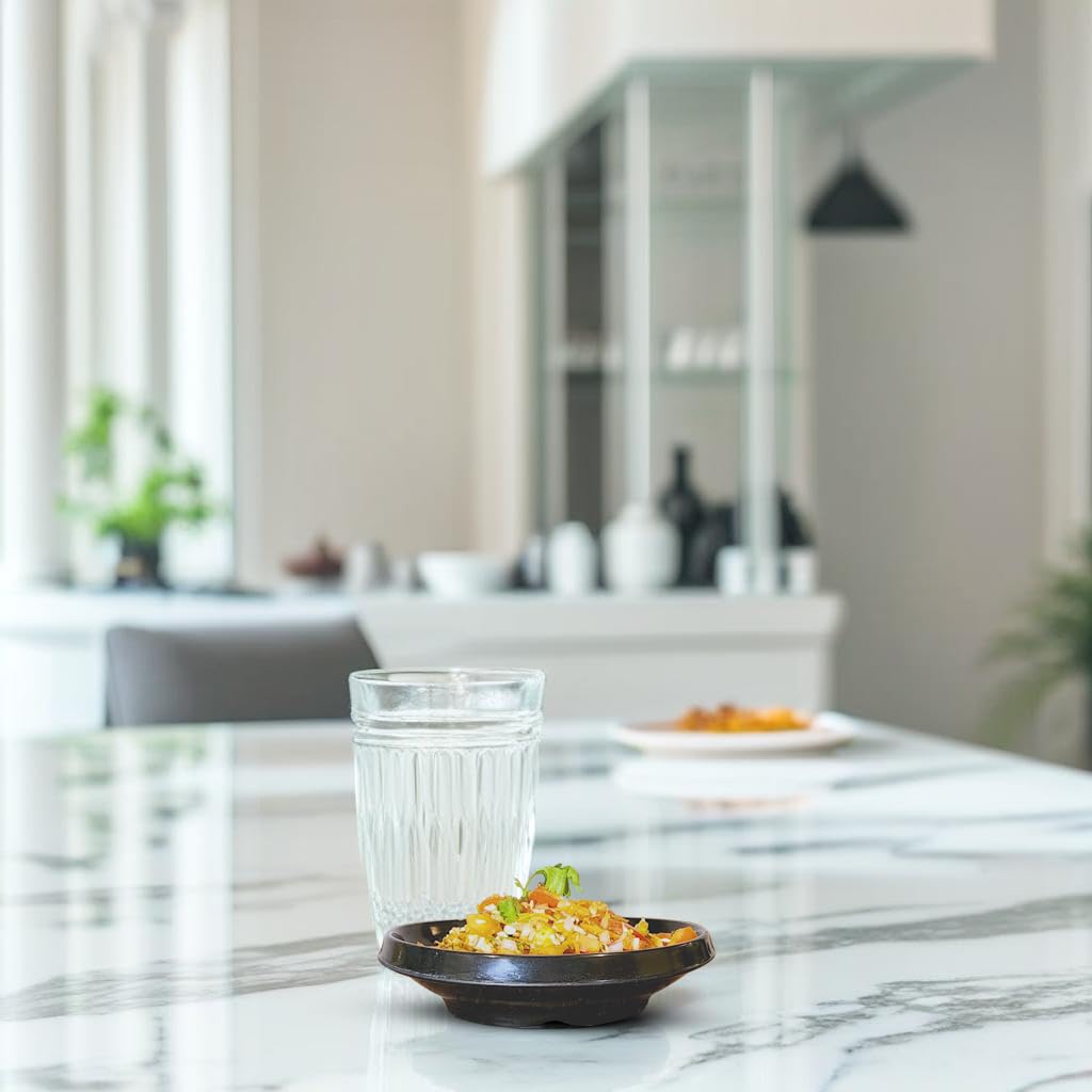 Oval Chat Plate Features a Sleek and Modern Design, Making it a Stylish Addition to Any Dining Table. Set of 6